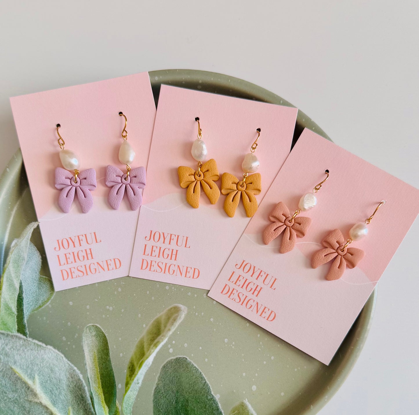 Dainty Bows and Pearls