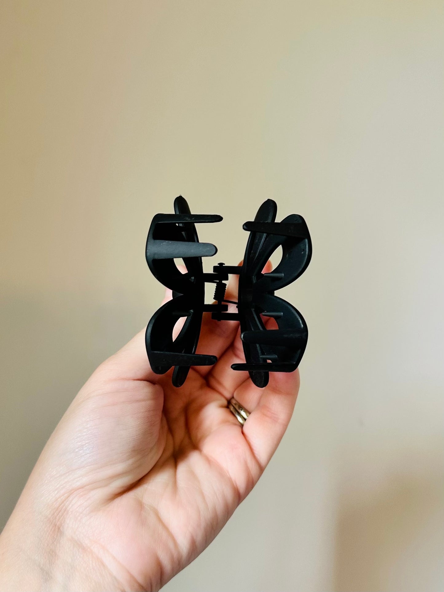 Cutout Flower Claw Clip