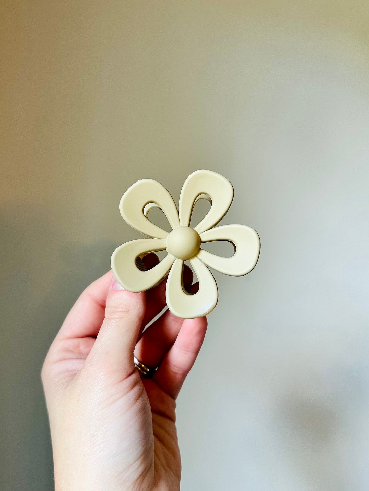 Cutout Flower Claw Clip