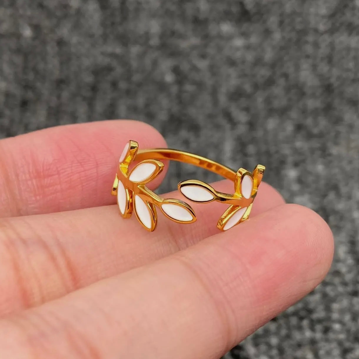 White Leaf Ring