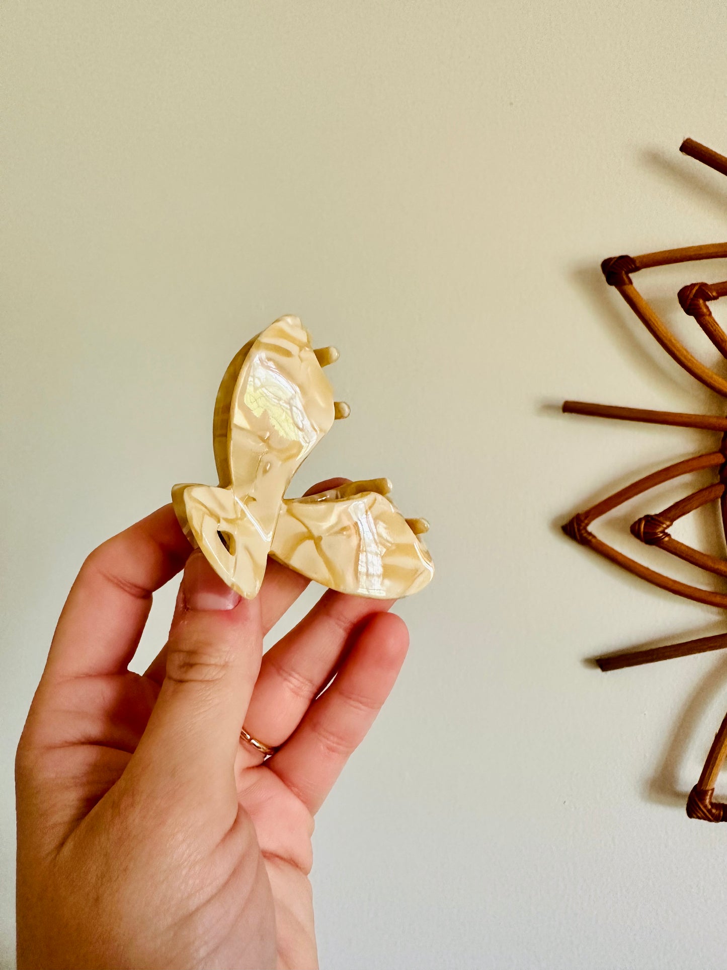 Honey Marble Triangle Claw Clip